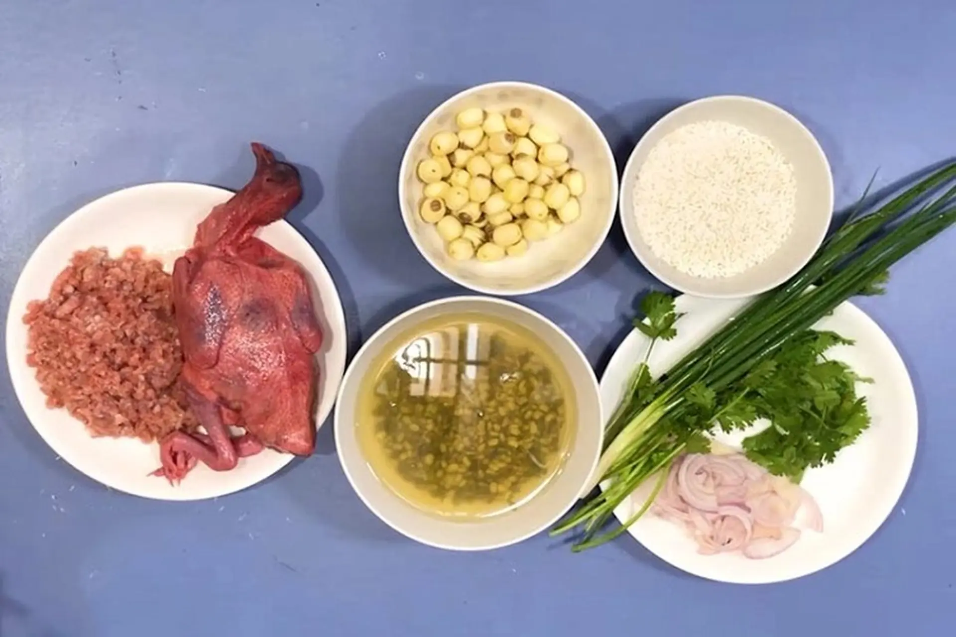 Cháo chim câu nấu với rau gì?