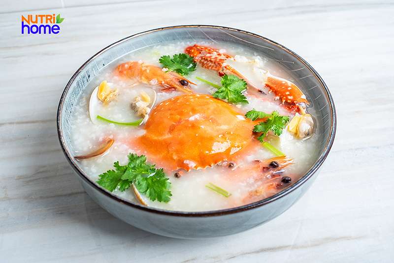 Cháo cua biển nấu với gì cho bé?