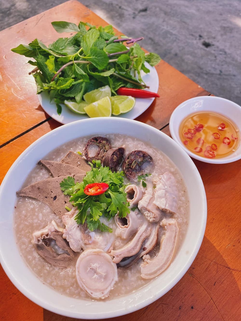 Cháo Lòng Biên Hòa: Địa Chỉ Ăn Uống Không Thể Bỏ Qua