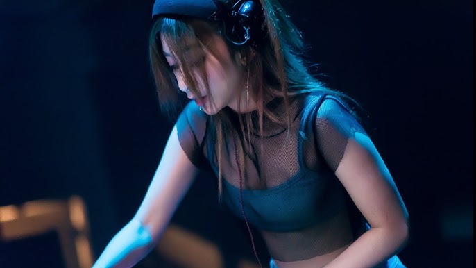 Chỉ Có Cách Em Lùi Bước Gallery 2