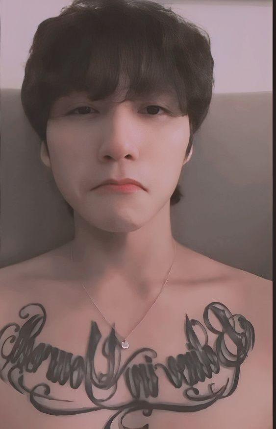 Hình Xăm Ở Ngực Sơn Tùng MTP Gallery 1