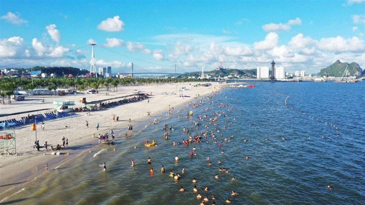 Chơi gì ở Bãi Cháy?