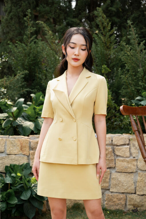 Bộ Vest Nữ Cộc Tay: Sang Trọng, Thời Thượng & Thoải Mái Gallery 2