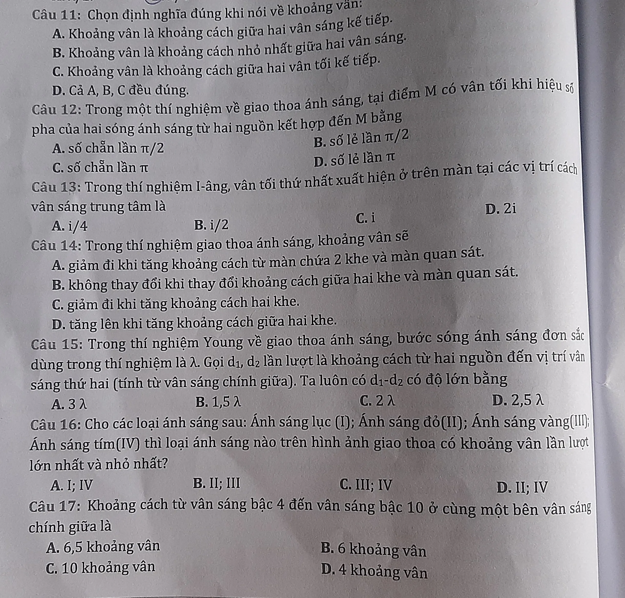 Định nghĩa đúng về khoảng vân là gì?