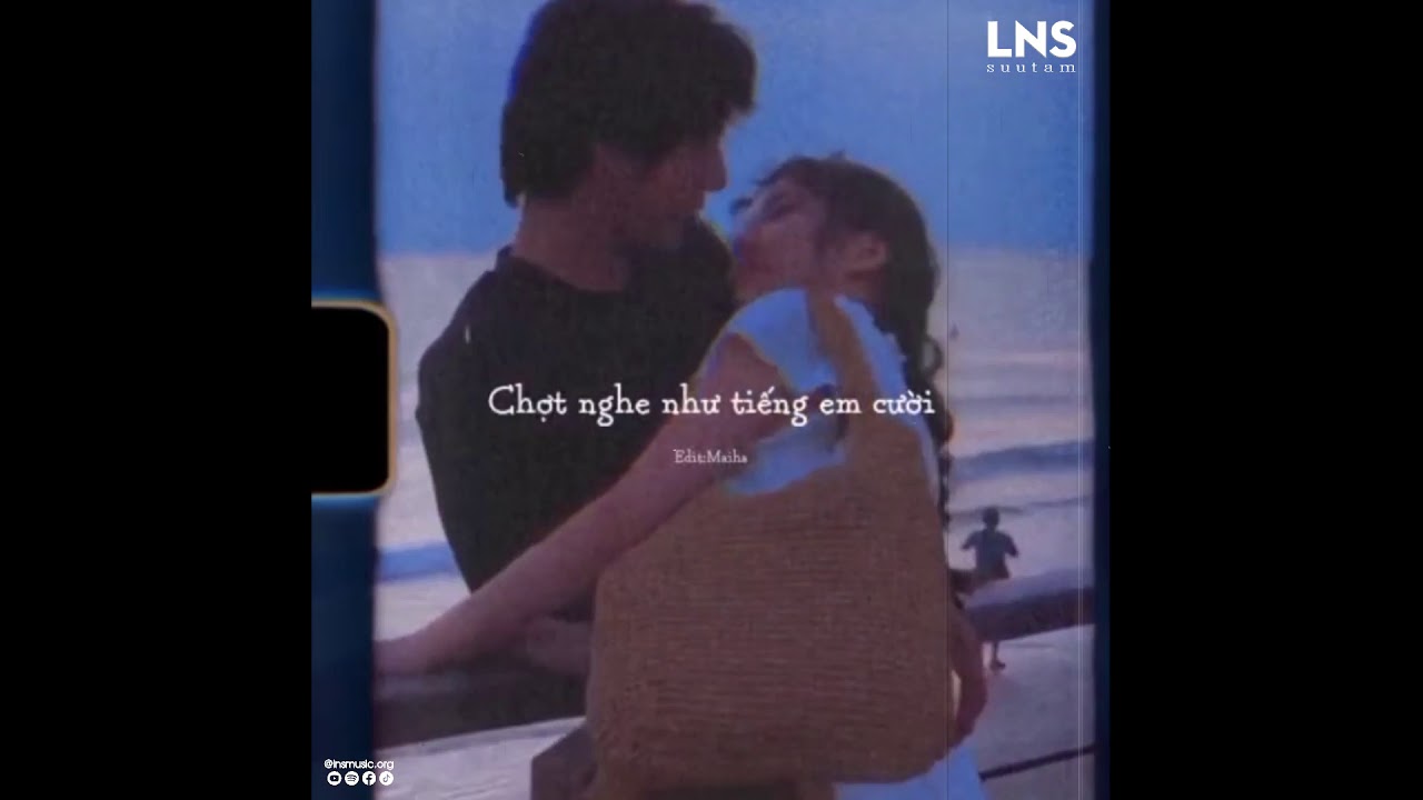 Chợt nghe như tiếng em cười