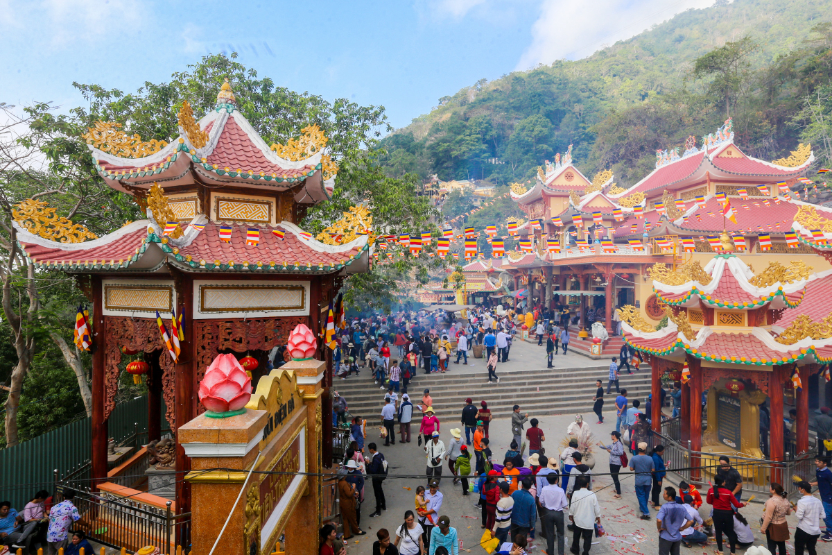 Chùa Bà Đen Tây Ninh - Ngôi Chùa Linh Thiêng Trên Núi Sam
