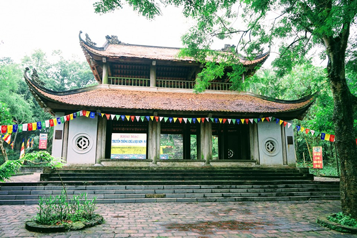 Chùa Long Đọi Sơn - Ngôi Chùa Cổ Kính Trên Núi Long Đọi