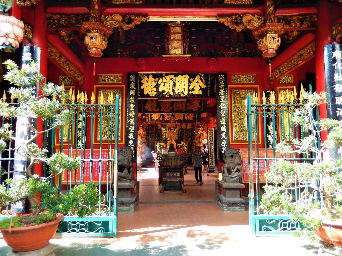Chùa Ông Lăng Quận 5 - Địa Điểm Tâm Linh Nổi Tiếng Sài Gòn