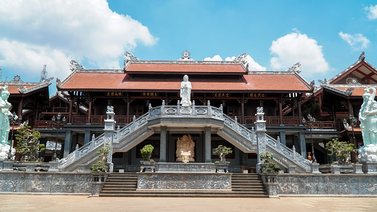 Chùa Sắc Tứ Khải Đoan - Ngôi Chùa Cổ Kính Và Linh Thiêng