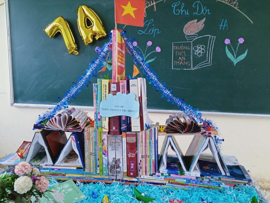 Xếp Sách Hình Con Thuyền Gallery 1