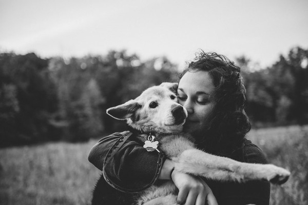 Mối Quan Hệ Đặc Biệt Giữa Cô Chủ Và Chú Chó Cưng