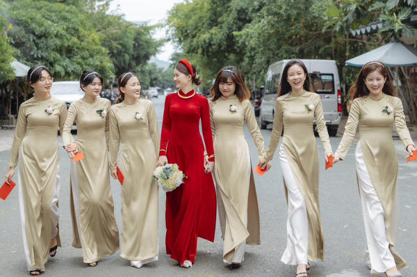 Cô Dâu Mặc Áo Dài Đỏ Bưng Quả Màu Gì? Gallery 2