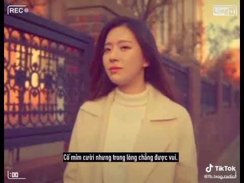 Cố Mỉm Cười Nhưng Trong Lòng Chẳng Được Vui