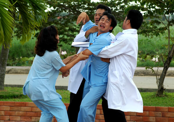 What is "Con Điên" in English? Gallery 2