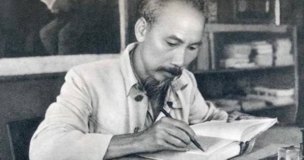 Thơ Hồ Chí Minh: Di sản văn học bất hủ của dân tộc Gallery 1
