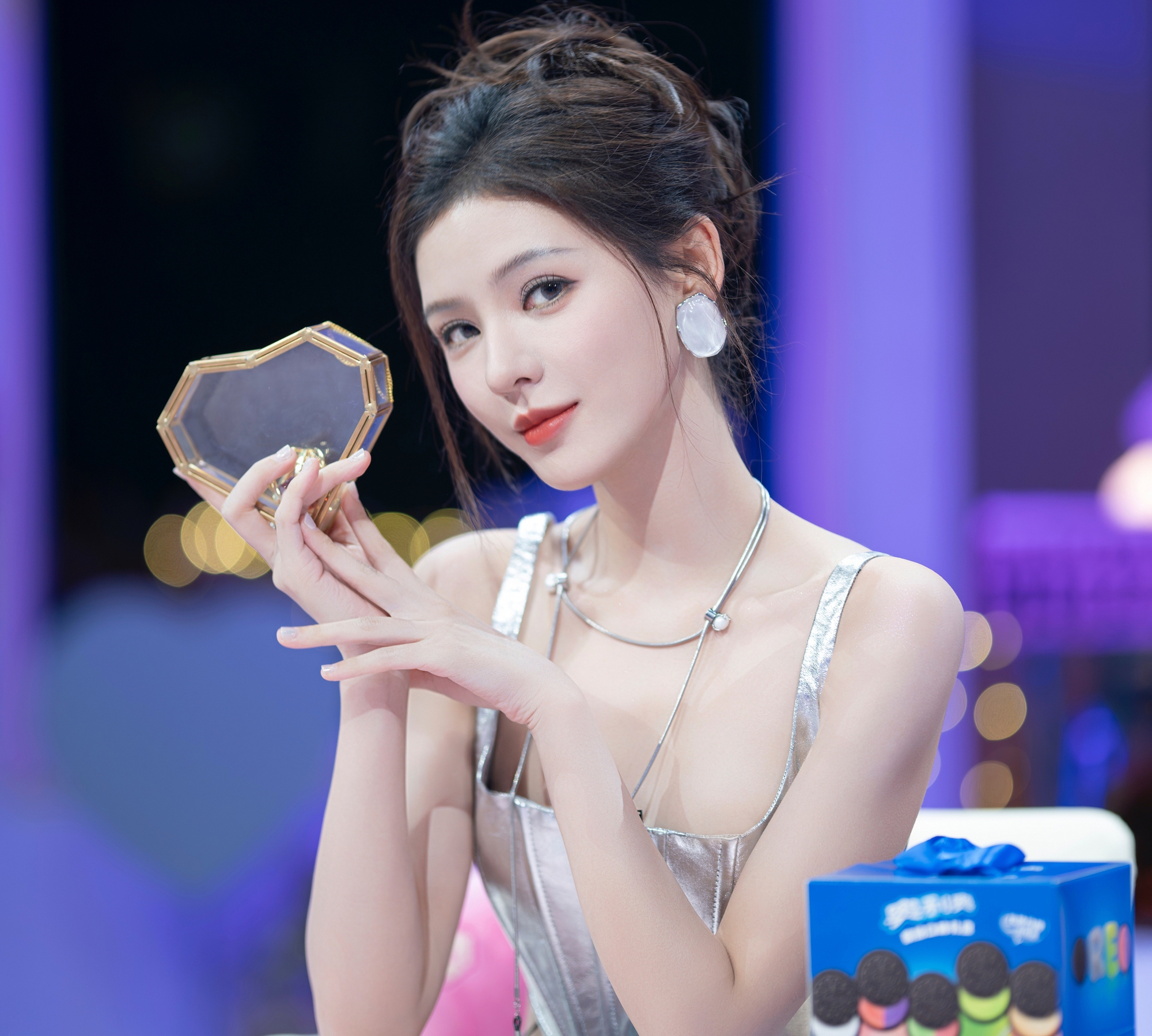 Lời nói dối của em thật êm tai Gallery 1