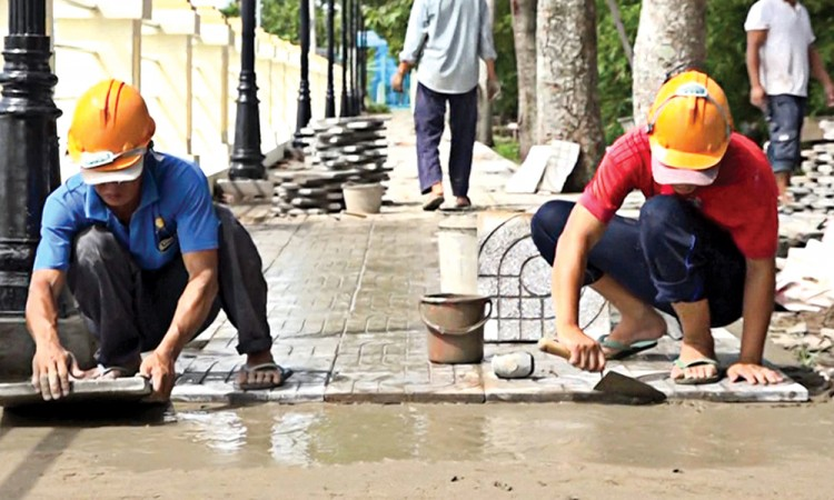 Dãi nắng dầm mưa là gì?