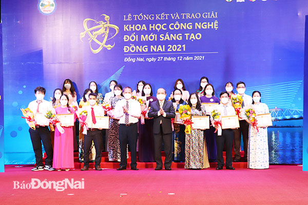 Học đi đôi với hành