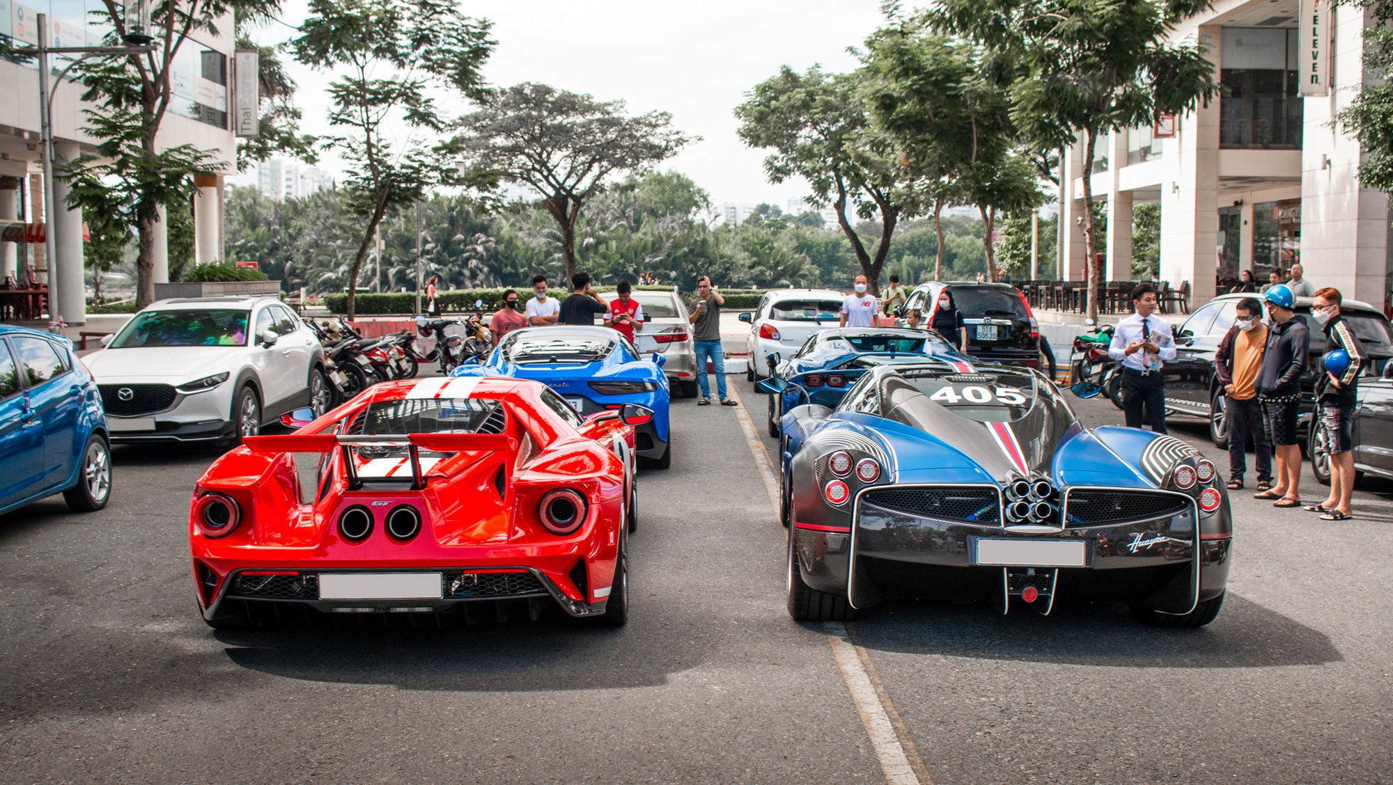 Dàn Siêu Xe Của Minh Nhựa