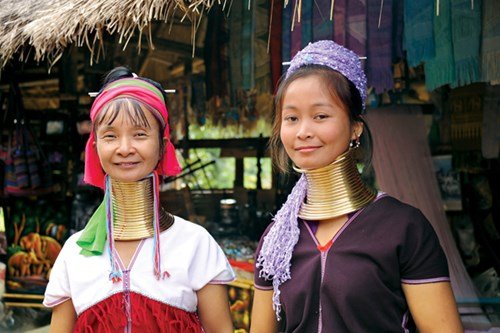 Dân tộc đeo vòng cổ dài ở Việt Nam Gallery 2