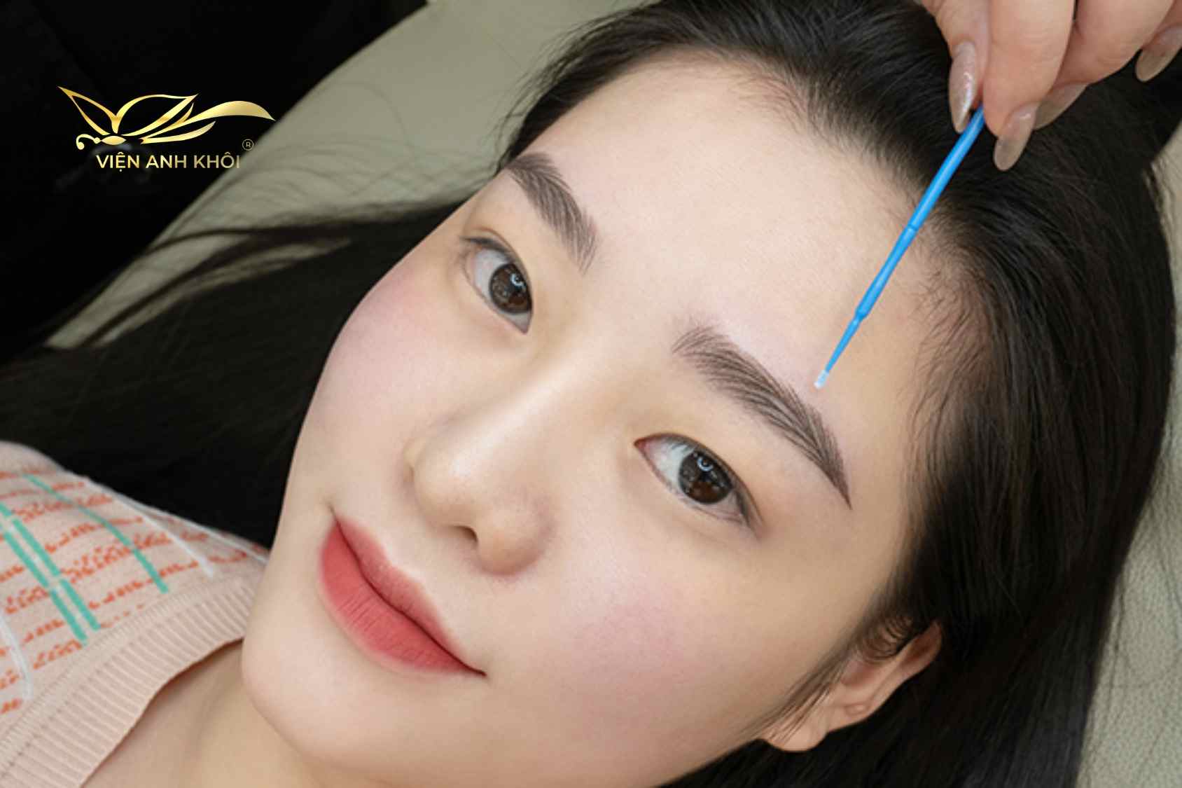 Dáng Chân Mày Phù Hợp Với Khuôn Mặt Tròn