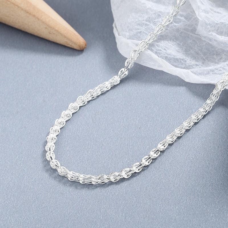 Dây Chuyền Đuôi Phụng Vàng Trắng: Sang Trọng Và Quyến Rũ