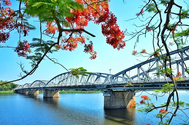 Huế: Vẻ Đẹp Thơ Mộng, Hương Vị Truyền Thuyền Gallery 2