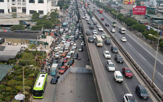 Đường Xá Việt Nam: Thực trạng, Thách thức và Triển vọng