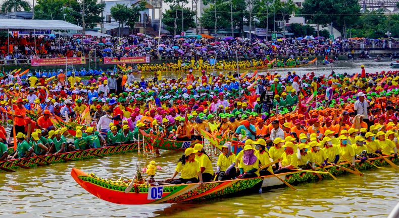 Giải Đua Ghe Ngo: Tất tần tật về truyền thống và lễ hội