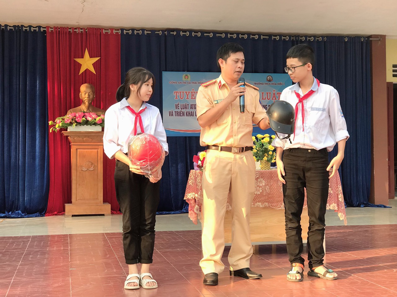 Thực trạng tham gia giao thông của học sinh hiện nay Gallery 2