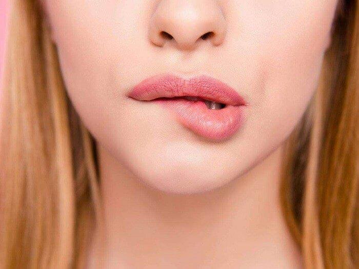 Giật Môi Dưới Là Điềm Gì? Gallery 1