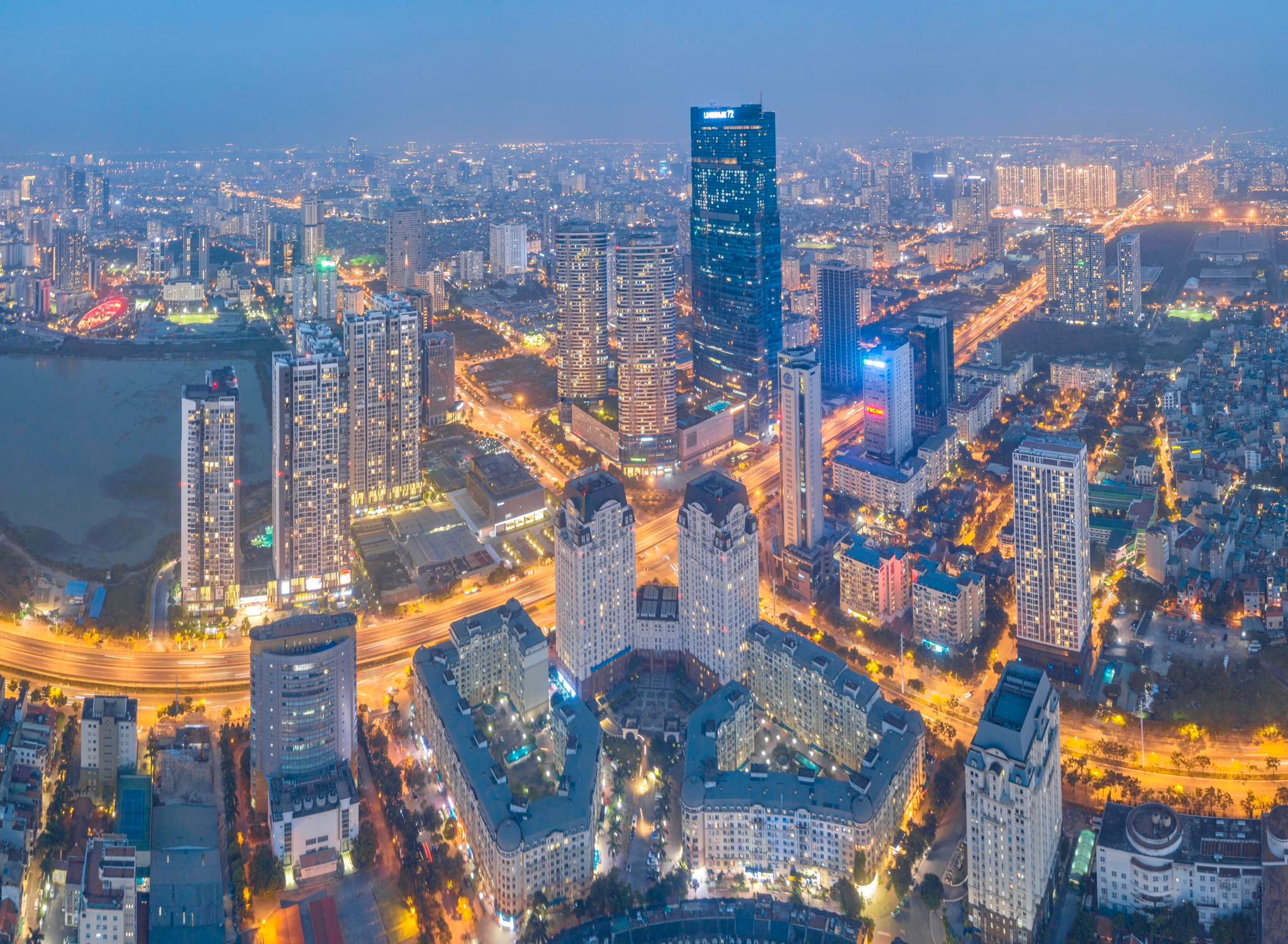 Hà Nội về đêm nhìn từ trên cao: Lung linh huyền ảo