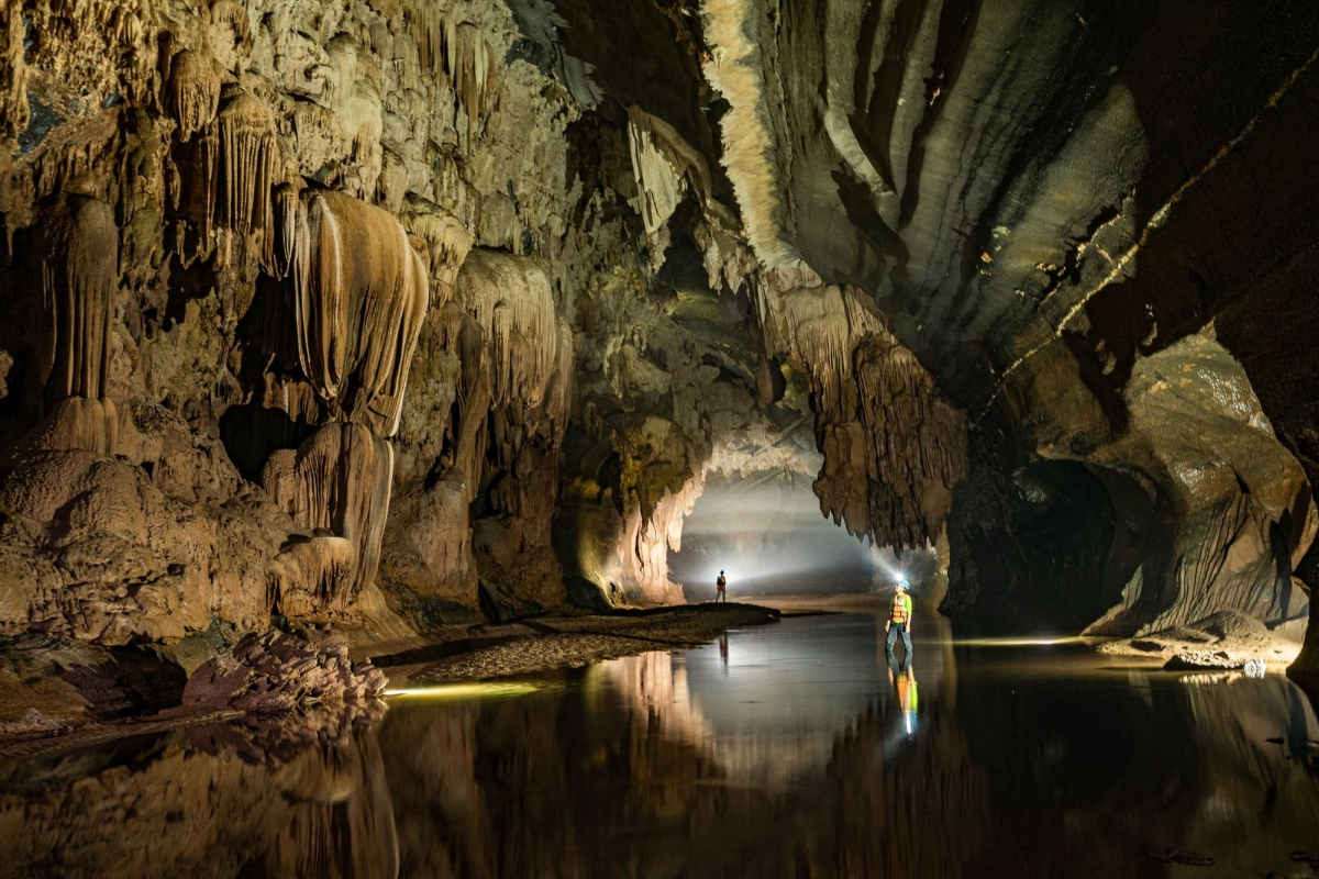 Hang động là gì?