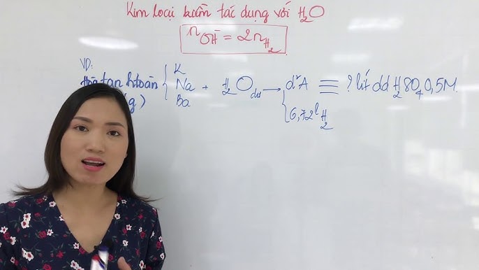 Hidrua của kim loại kiềm tác dụng với nước tạo thành gì?