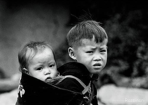 Ảnh trẻ con buồn nghèo Gallery 1
