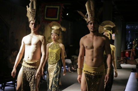 Nam Cởi Trần: Hình Ảnh, Nghệ Thuật và Những Điều Cần Biết Gallery 1