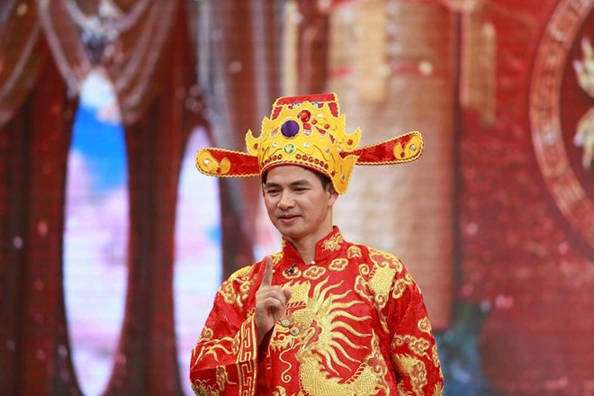Tả Nghệ Sĩ Hài Đang Biểu Diễn Gallery 1