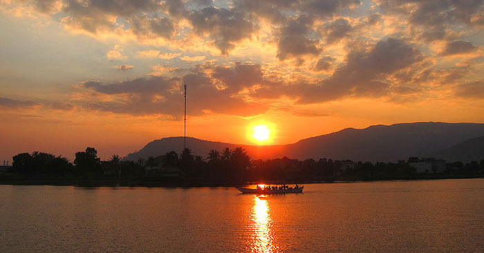 Vẻ đẹp cấu tứ và hình ảnh trong bài thơ Tràng Giang Gallery 2