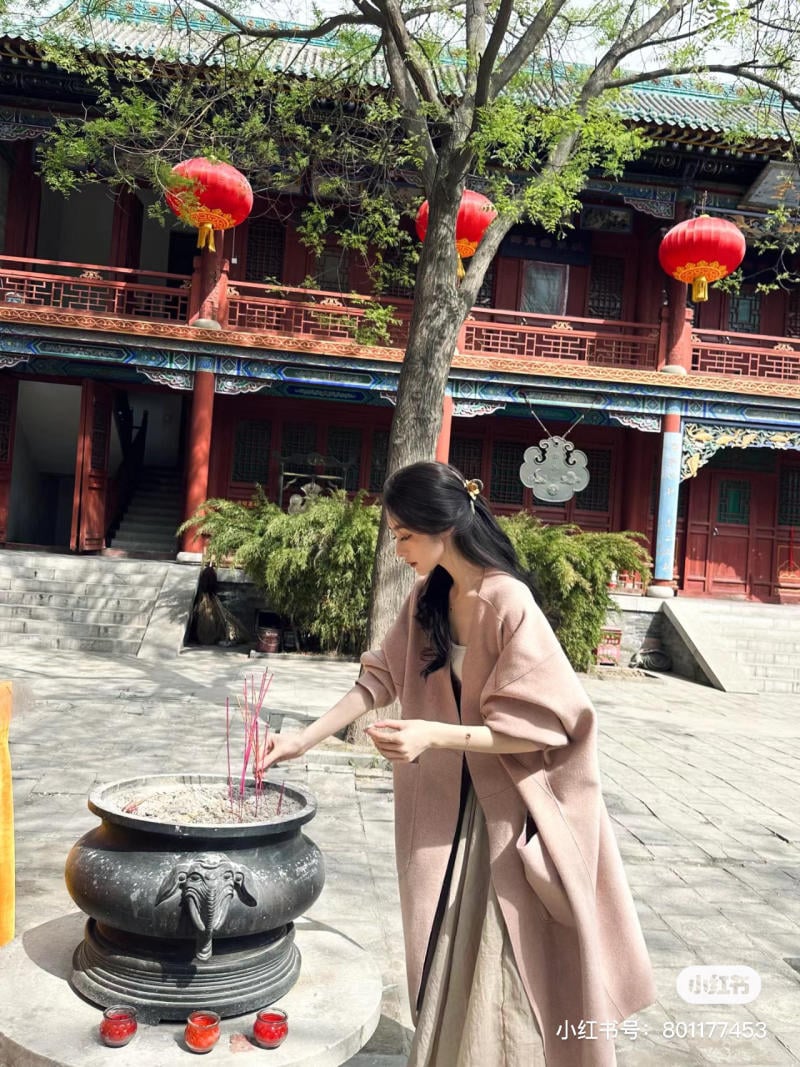Hình Đi Chùa: Tuyển Tập Ảnh Đẹp Và Ý Nghĩa