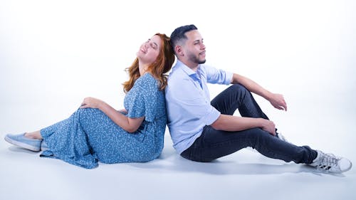 Hình Vợ Chồng Hạnh Phúc: Nguồn Cảm Hứng Cho Tình Yêu Bền Lâu