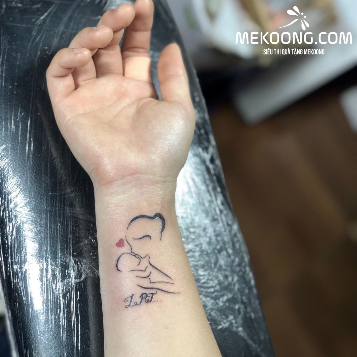 Hình Xăm Về Mẹ Mini: Những Ý Tưởng Nhỏ Xinh Đầy Ý Nghĩa
