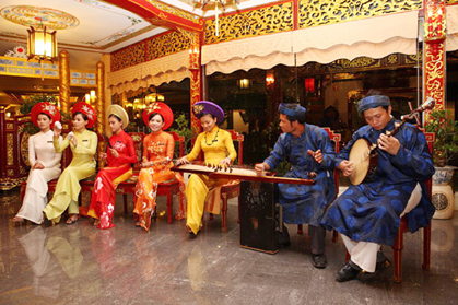 Hò Huế trên Sông Hương