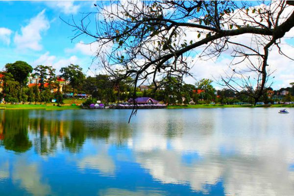 Hồ Xuân Hương ở đâu?