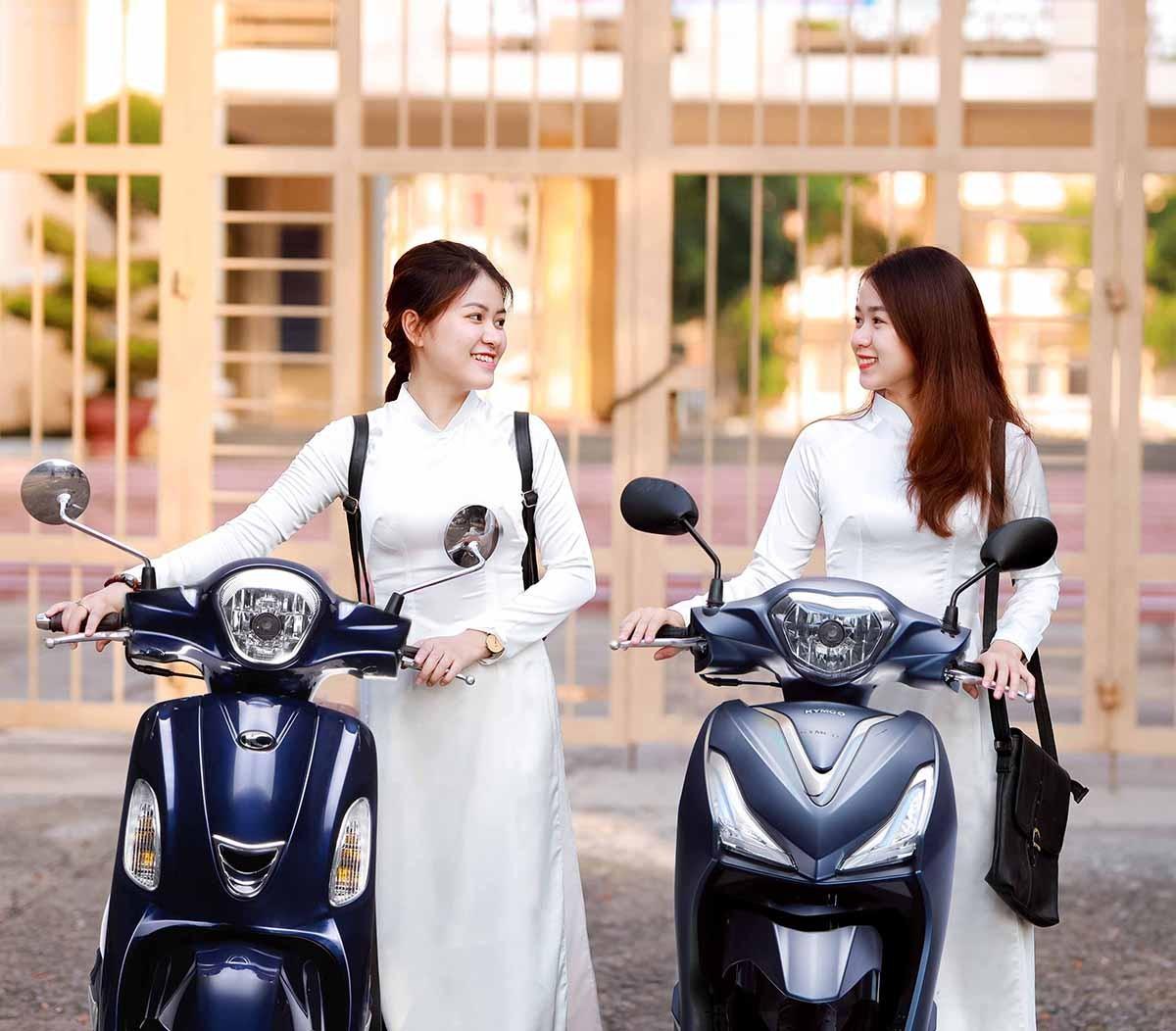 Học sinh lớp 10 nên đi xe gì?