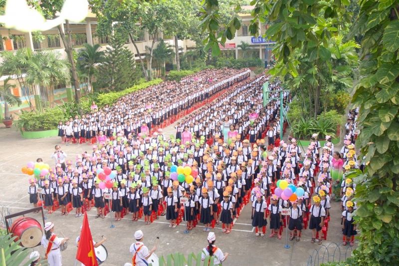 Dàn ý tả cảnh chào cờ lớp 6 Gallery 2
