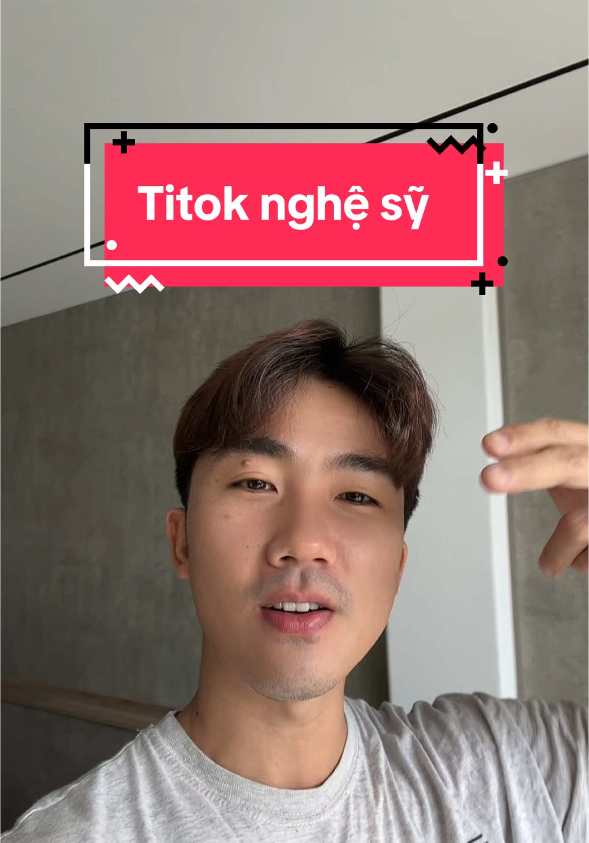 Isaac Thái theo đạo gì?
