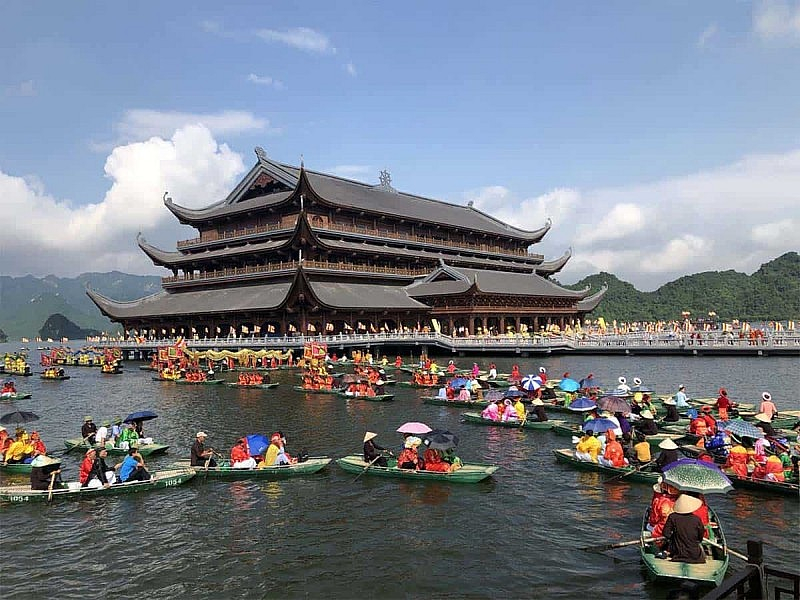 Thơ về Chùa Tam Chúc - vẻ đẹp tâm linh giữa lòng thiên nhiên Gallery 1