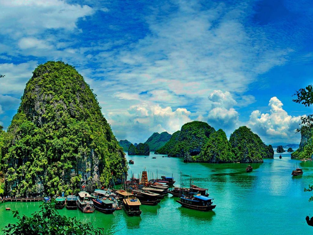 Biển ở Hạ Long: vẻ đẹp kỳ vĩ của Vịnh di sản thế giới Gallery 1