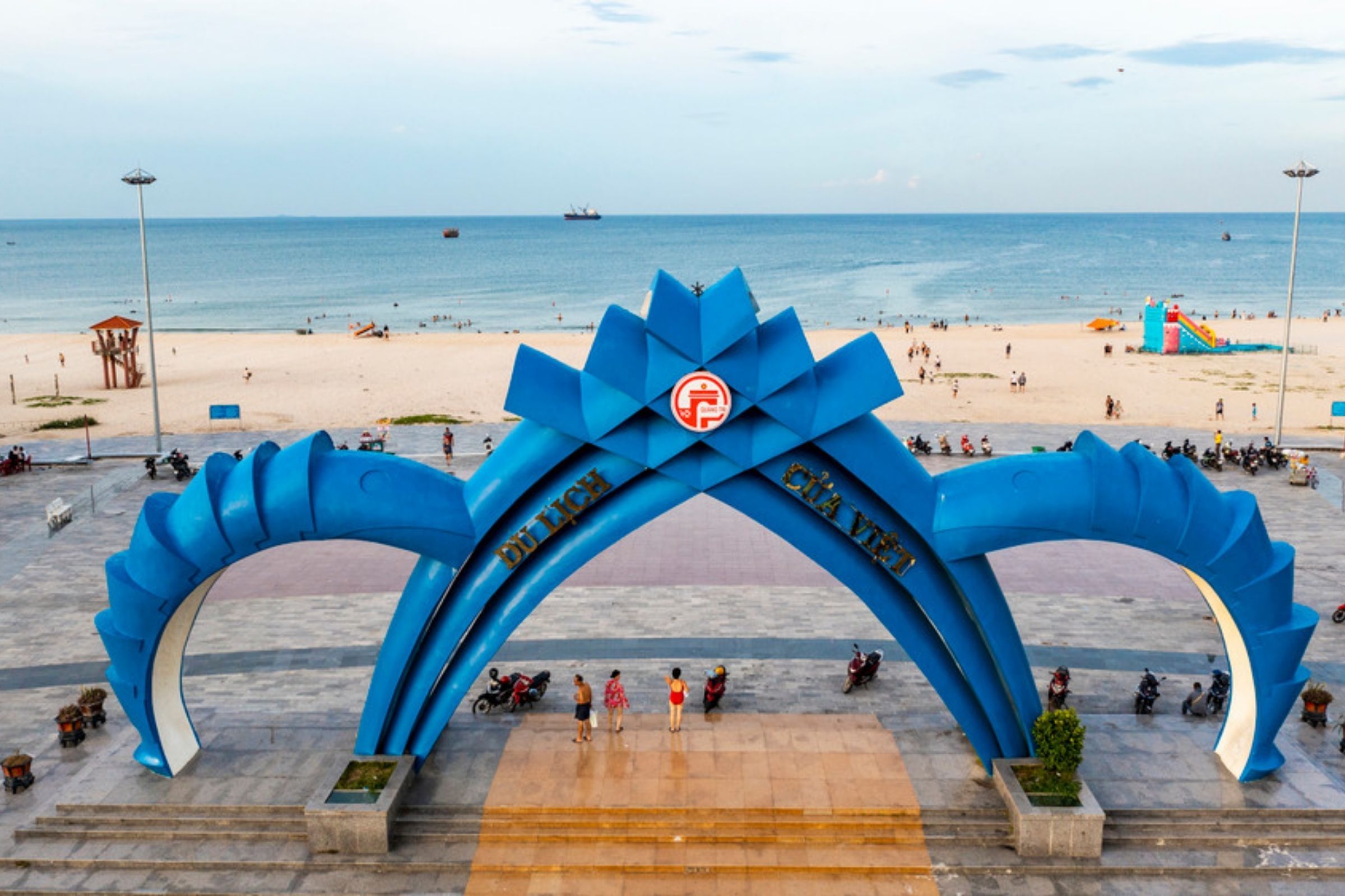 Bãi Biển Cửa Việt - Thiên Đường Biển Cát Trắng Mịn Gallery 1