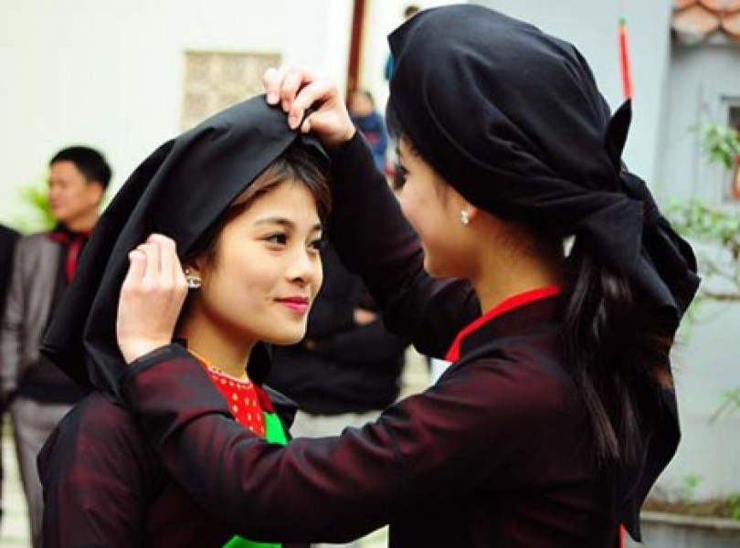 Khăn Mỏ Quạ Là Gì?